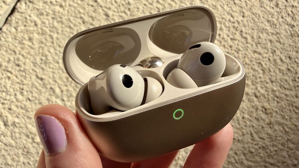 best wireless earbuds under 200 dollars 2024